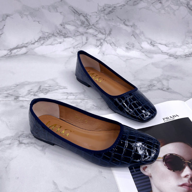 9953-2 Ballet flats