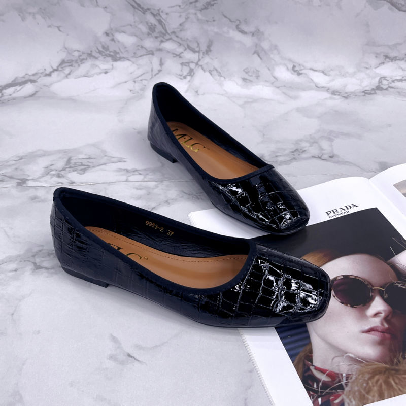 9953-2 Ballet flats