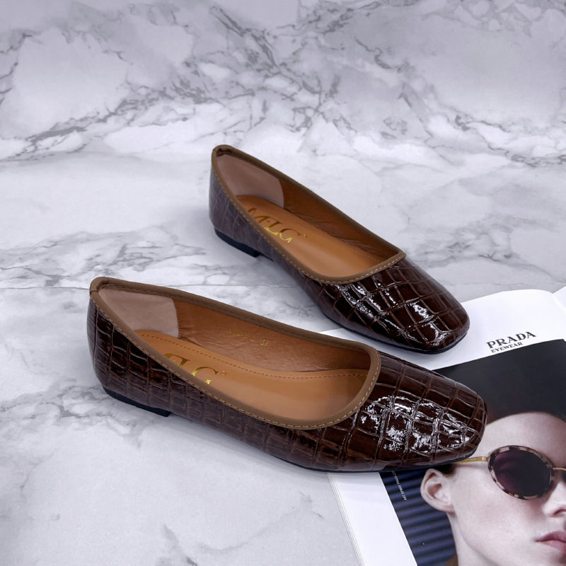 9953-2 Ballet flats