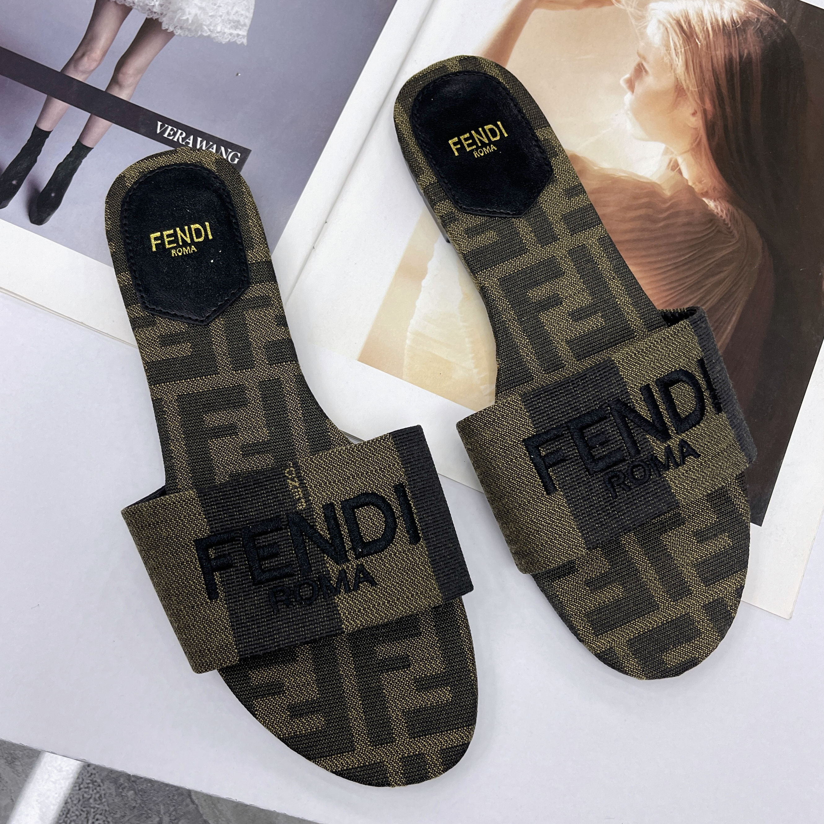 FENDI FD002 SLIPPERS