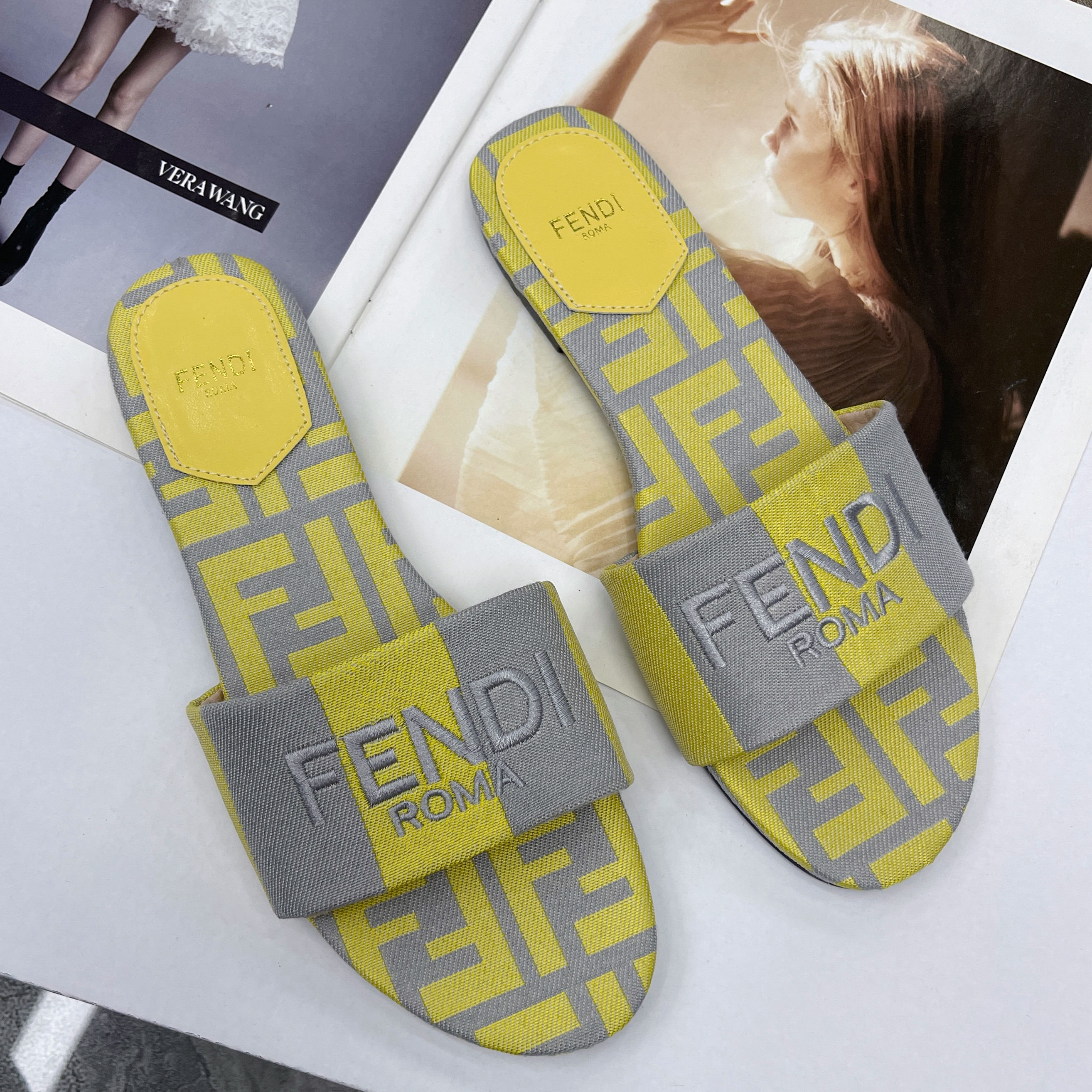 FENDI FD002 SLIPPERS